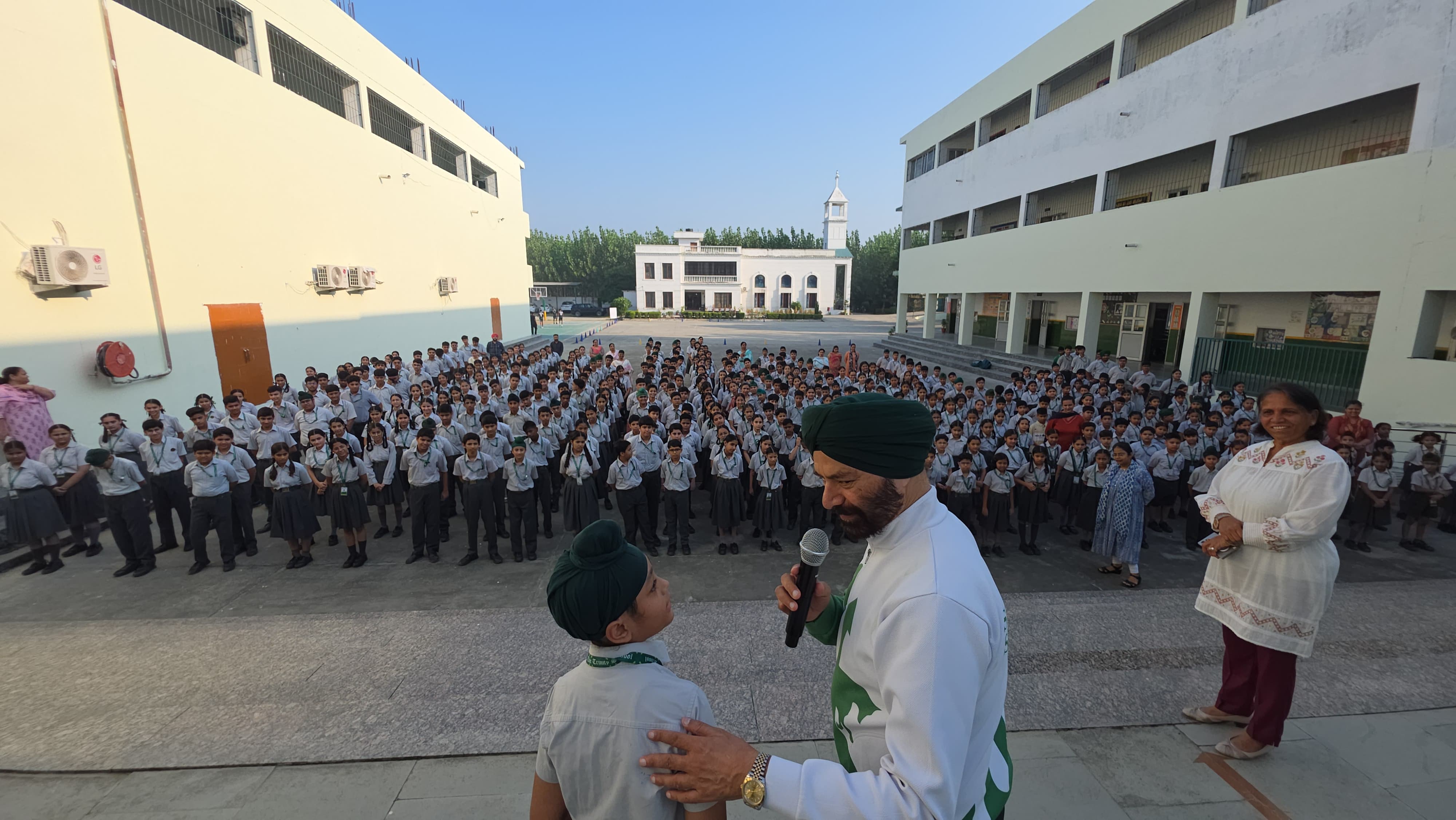 ਸੱਚਦੇਵਾ ਸਟਾਕਸ ਵਾਕਥੌਨ ਪ੍ਰਤੀ ਟ੍ਰਿਨਟੀ ਸਕੂਲ ਵਿੱਚ ਵਿਦਿਆਰਥੀਆਂ ਨੂੰ ਕੀਤਾ ਜਾਗਰੂਕ